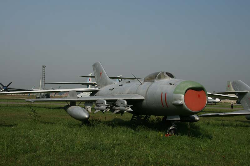 152_MiG-19