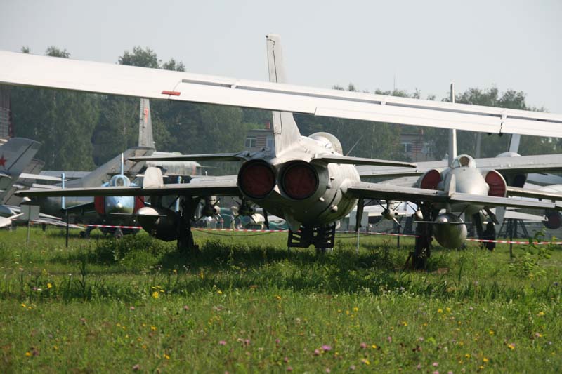 240_MiG-19