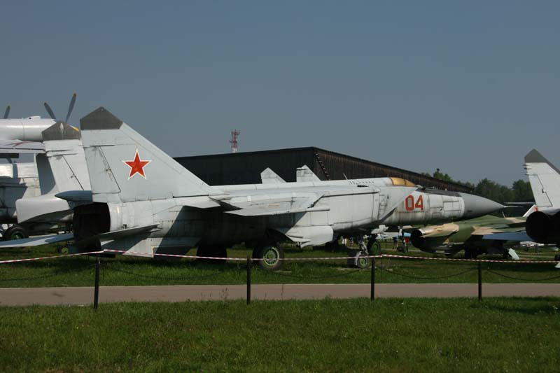 245_MiG-25