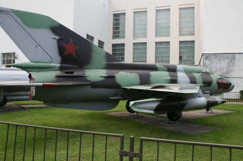020_MiG-21
