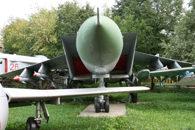 030_MiG-25